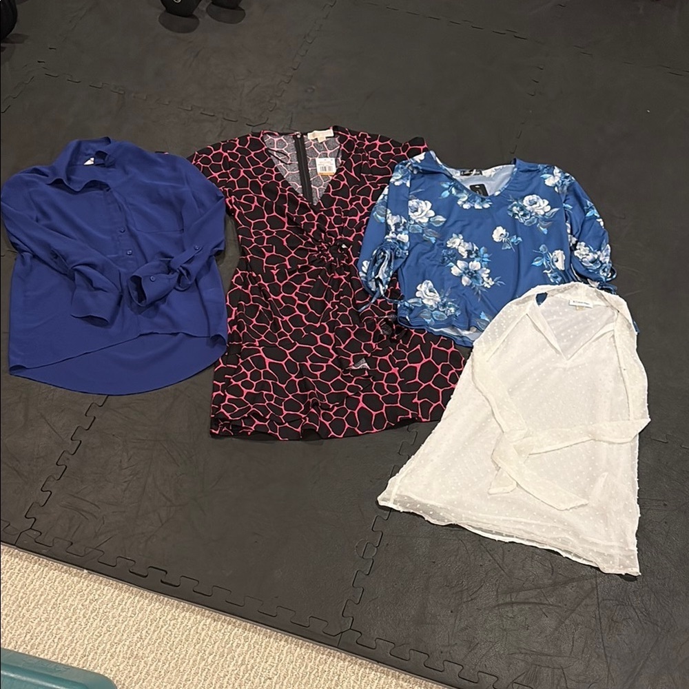 Stylish Women's Blouses and Dress Set small